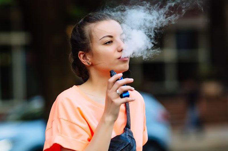 美国高中生2019烟草使用报告：近11％常使用电子烟，6％吸烟